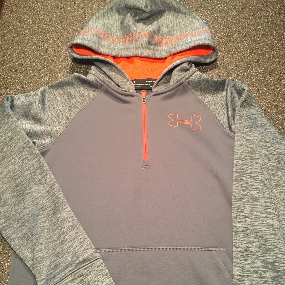 UA Quarter zip hoodie